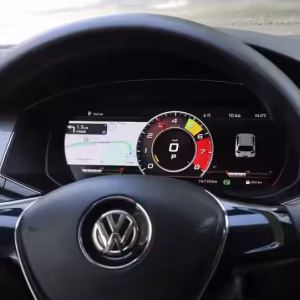 Installiertes digitales Kombiinstrument des Volkswagen Passat 2016 2017 mit 12.3-inch IPS-LCD-Armaturenbrett im Cockpit