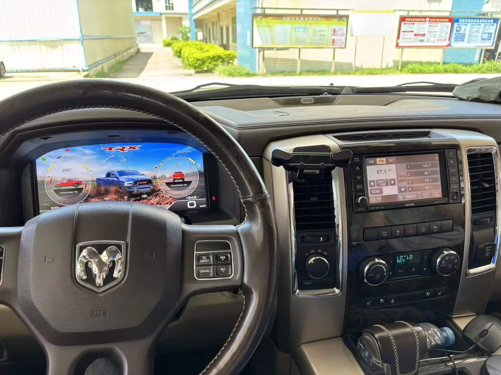 Peningkatan Dasbor Digital Dodge Ram