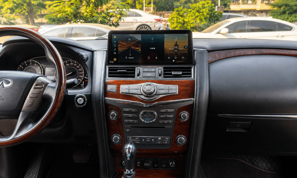 Nissan Patrol Y62 Android-Hauptgerät